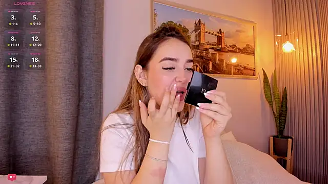 Assh lee  online show from January 2025 12:37:01 PM