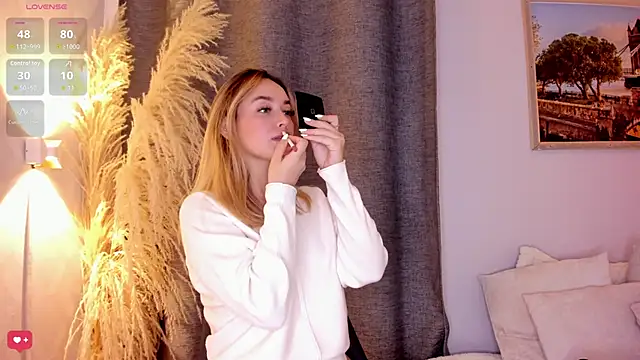 Assh lee  online show from September 2025 01:24:02 PM