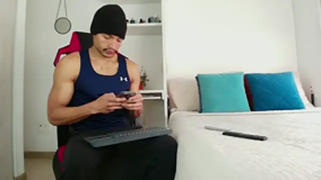 Robyn Miller online show from November 2025 07:24:01 PM