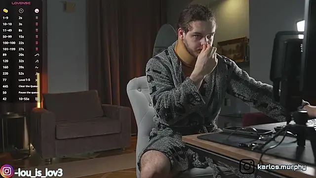 Louis Karlos online show from November 2025 04:02:02 AM