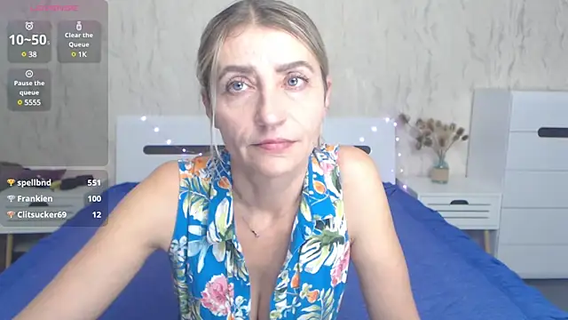 Snapshot of ZoeGrant chatting on December 2024 10:06:02 PM ZoeGrant online show from December 2024 10:06:02 PM