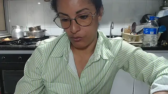 kateleyagrey online show from December 2025 07:20:01 PM