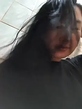 Bet Lu online show from November 2025 10:45:02 AM