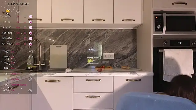 Alice Wonders online show from November 2025 07:56:01 PM