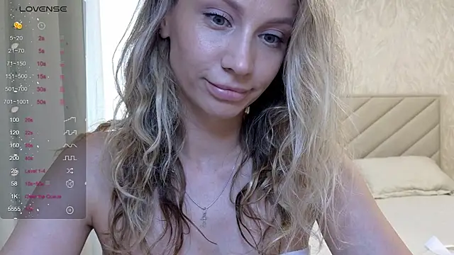 Snapshot of Alice_Wonders chatting on May 2026 07:14:02 AM Alice Wonders online show from May 2026 07:14:02 AM