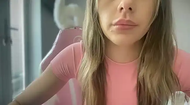 Snapshot of Lillymariee chatting on January 2025 02:51:01 PM Lillymariee online show from January 2025 02:51:01 PM