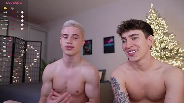 Snapshot of Evan__White_ chatting on January 2025 07:00:02 PM Evan White online show from January 2025 07:00:02 PM