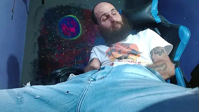 Snapshot of Tatted21xxx chatting on January 2025 01:37:02 AM Tatted21xxx online show from January 2025 01:37:02 AM