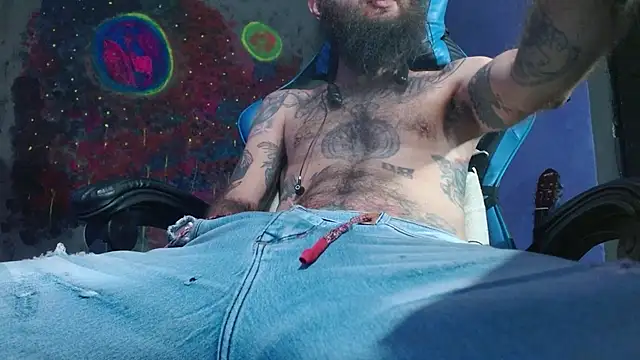 Snapshot of Tatted21xxx chatting on January 2025 01:42:01 PM Tatted21xxx online show from January 2025 01:42:01 PM