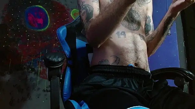 Snapshot of Tatted21xxx chatting on February 2025 05:42:01 AM Tatted21xxx online show from February 2025 05:42:01 AM