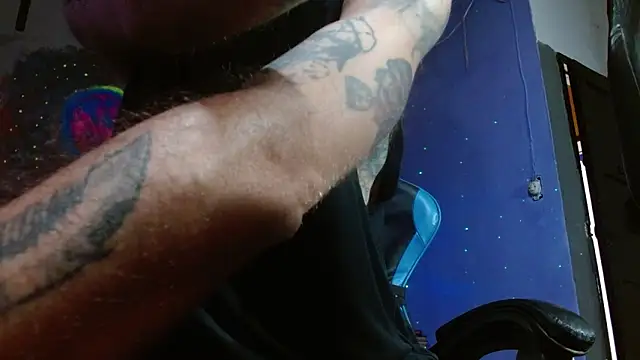 Snapshot of Tatted21xxx chatting on February 2025 03:47:01 PM Tatted21xxx online show from February 2025 03:47:01 PM