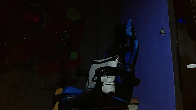 Snapshot of Tatted21xxx chatting on February 2025 01:57:01 AM Tatted21xxx online show from February 2025 01:57:01 AM