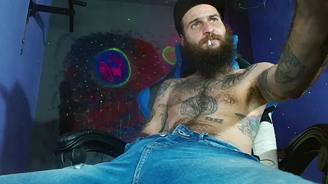 Snapshot of Tatted21xxx chatting on February 2025 03:28:01 AM Tatted21xxx online show from February 2025 03:28:01 AM