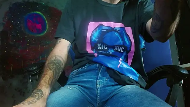 Snapshot of Tatted21xxx chatting on February 2025 07:39:02 AM Tatted21xxx online show from February 2025 07:39:02 AM