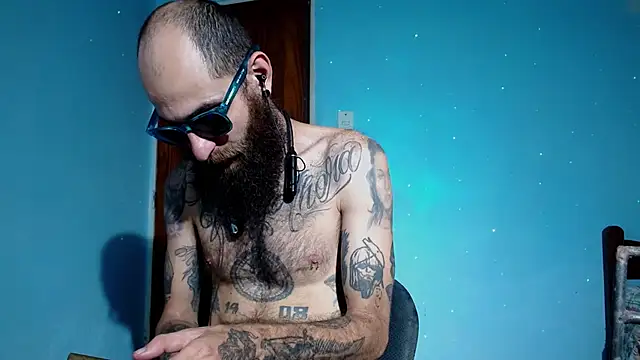 Snapshot of Tatted21xxx chatting on March 2025 06:44:02 PM Tatted21xxx online show from March 2025 06:44:02 PM