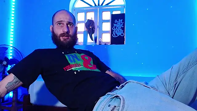 Snapshot of Tatted21xxx chatting on September 2025 01:35:02 PM Tatted21xxx online show from September 2025 01:35:02 PM