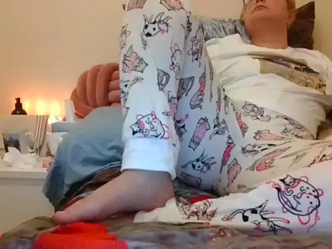 Snapshot of RealLittleRedRidingHood chatting on November 2025 09:20:02 PM RealLittleRedRidingHood online show from November 2025 09:20:02 PM