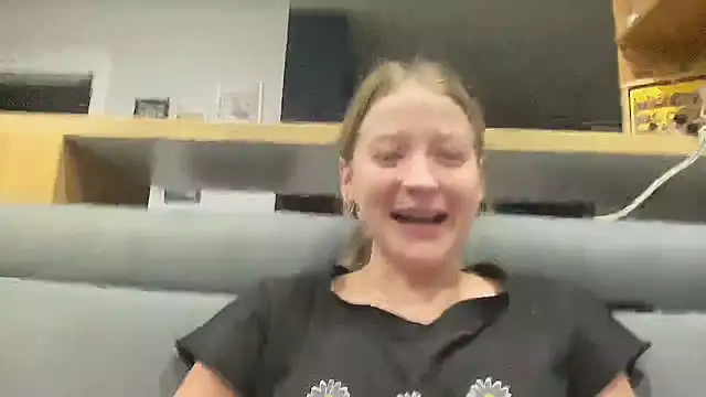 CharmingSarah online show from December 2024 05:30:02 PM