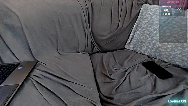 EmoDream1998 online show from December 2025 11:14:02 PM