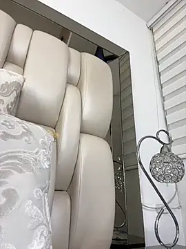 Snapshot of ALISSON_FOXXX1 chatting on November 2025 08:43:01 PM ALISSON FOXXX1 online show from November 2025 08:43:01 PM