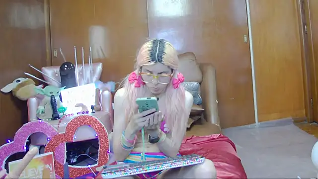 Skinygirl online show from March 2025 04:19:01 AM