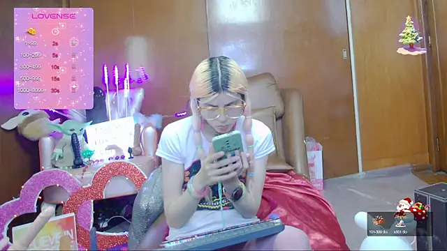 Skinygirl online show from March 2025 12:38:02 AM