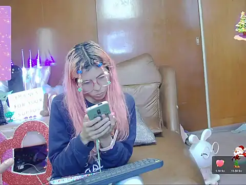 Skinygirl online show from October 2025 02:01:02 AM