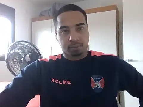 Juninho10c online show from November 2025 04:30:01 PM