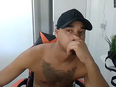 Juninho10c online show from November 2025 04:03:01 PM