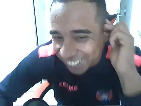 Juninho10c online show from November 2025 12:16:02 AM