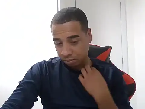 Juninho10c online show from November 2025 12:54:01 AM