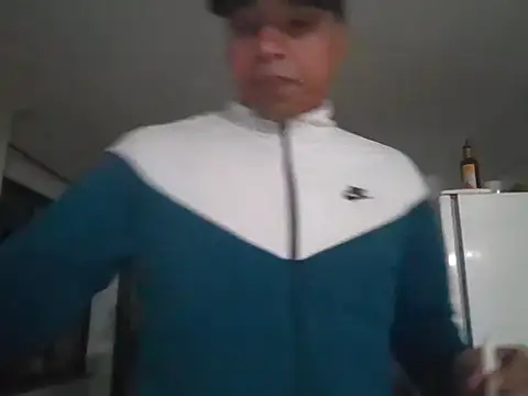 Juninho10c online show from November 2025 12:24:02 AM