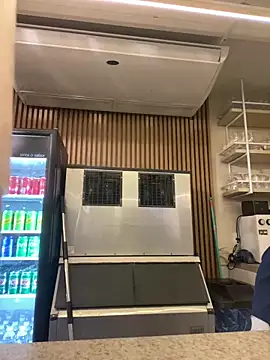 Juninho10c online show from December 2025 12:29:01 AM