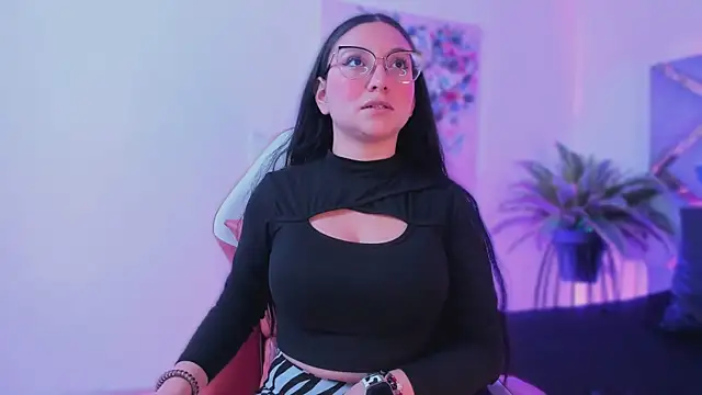 lucy neil online show from January 2026 02:38:01 AM