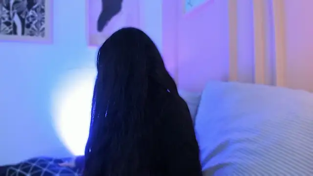 lucy neil online show from February 2026 02:34:02 AM