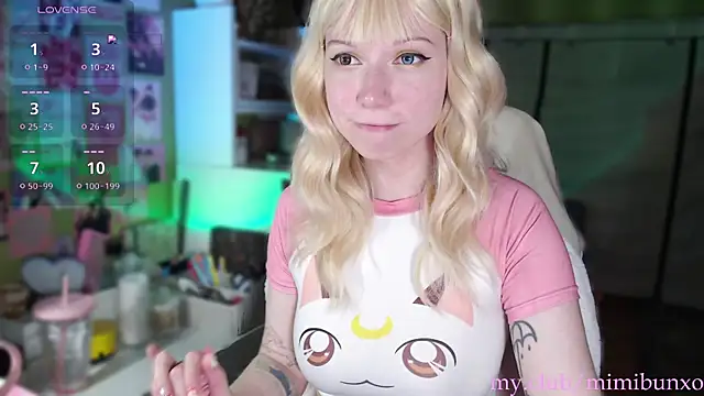 Snapshot of freya_sunny chatting on April 2026 04:08:02 AM freya sunny online show from April 2026 04:08:02 AM