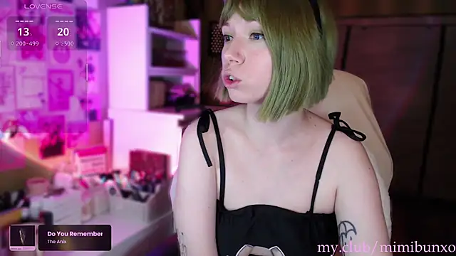 Snapshot of freya_sunny chatting on May 2026 05:04:02 AM freya sunny online show from May 2026 05:04:02 AM