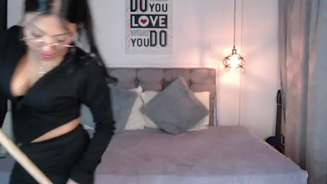 vaness weet online show from January 2025 01:21:01 AM