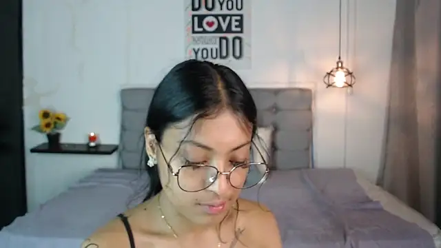 vaness weet online show from January 2025 05:51:02 PM