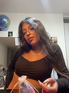 vaness weet online show from January 2025 02:57:01 AM