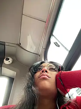 vaness weet online show from February 2025 07:10:02 PM