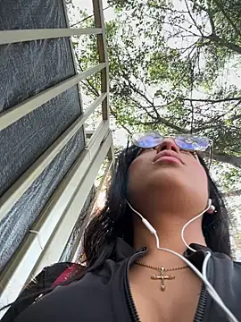 vaness weet online show from March 2025 08:03:02 PM