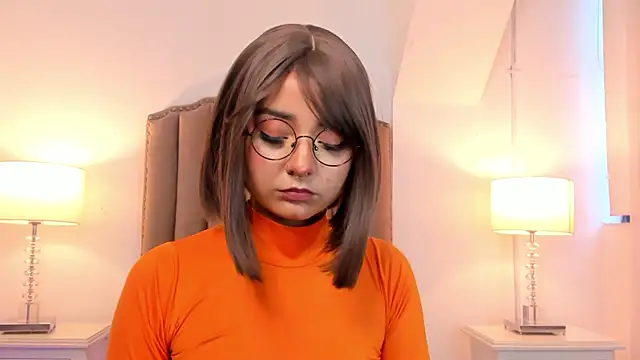 Emma Torres   online show from February 2025 12:05:02 PM