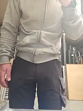 Snapshot of Xcoquinx chatting on October 2025 08:33:02 AM Xcoquinx online show from October 2025 08:33:02 AM