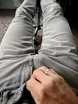 kiam471 online show from October 2025 03:04:01 PM