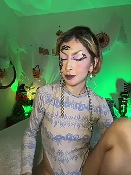 Cinamoonn online show from November 2025 10:01:01 PM