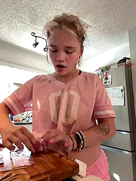 Cutiepiespanks online show from October 2025 09:14:02 PM