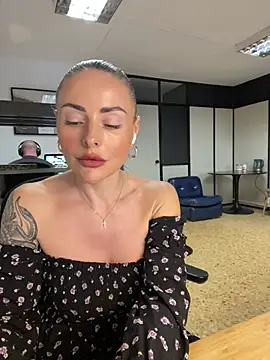 EmaSalis online show from February 2025 11:43:02 AM