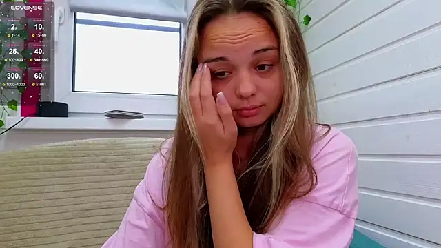 Misss Vikk online show from October 2025 06:48:01 AM