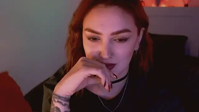 Snapshot of LilyFarey chatting on December 2024 05:37:01 PM LilyFarey online show from December 2024 05:37:01 PM